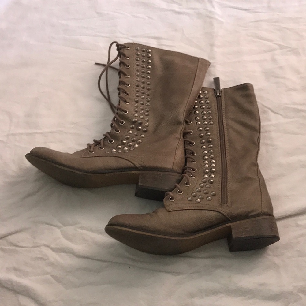 Grey boots